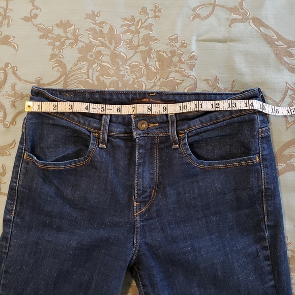 Levi's The Original Jean Mid Rise Dark Wash Blue Jeans Women’s Size 10 - Picture 9 of 12